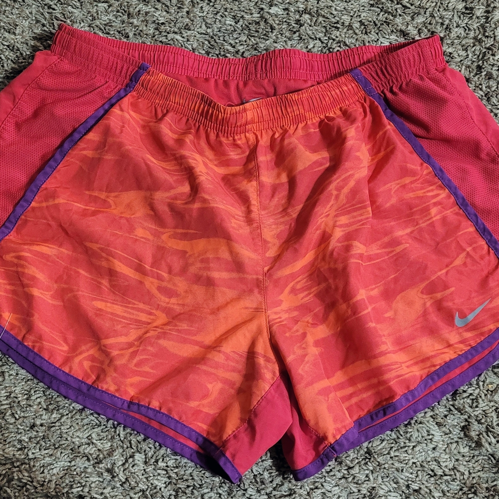 Womens Nike Athletic Shorts - Medium